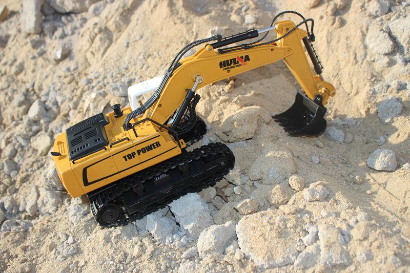 Huina 1331 RC excavator 6