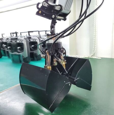 Clamshell Bucket for RC Excavator  4